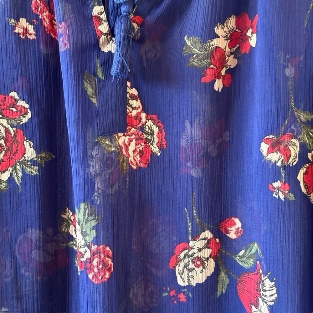Lucky Brand Blue Chiffon Red Rose Floral Peasant V Neck Boho Blouse Size XS - Picture 6 of 11